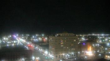 Weather camera view of First National Bank-Hutchinson.