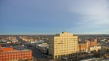 Weather camera view of First National Bank-Hutchinson.