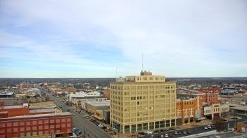 Weather camera view of First National Bank-Hutchinson.