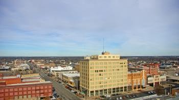 Weather camera view of First National Bank-Hutchinson.