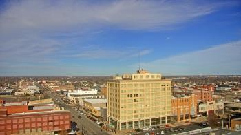 Weather camera view of First National Bank-Hutchinson.