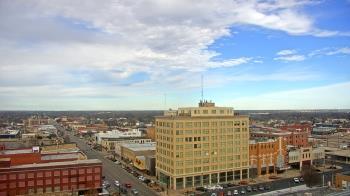 Weather camera view of First National Bank-Hutchinson.