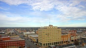Weather camera view of First National Bank-Hutchinson.