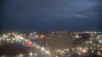 Weather camera view of First National Bank-Hutchinson.