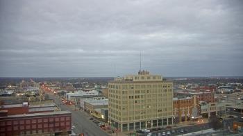 Weather camera view of First National Bank-Hutchinson.