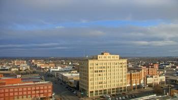 Weather camera view of First National Bank-Hutchinson.