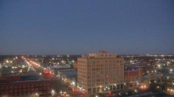 Weather camera view of First National Bank-Hutchinson.