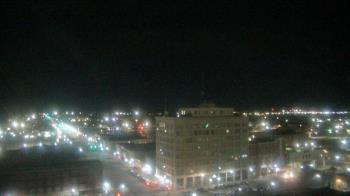 Weather camera view of First National Bank-Hutchinson.