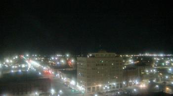 Weather camera view of First National Bank-Hutchinson.