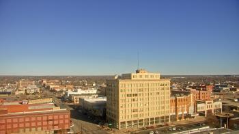 Weather camera view of First National Bank-Hutchinson.