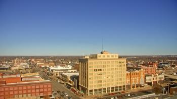 Weather camera view of First National Bank-Hutchinson.