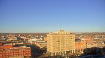 Weather camera view of First National Bank-Hutchinson.