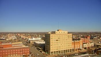 Weather camera view of First National Bank-Hutchinson.