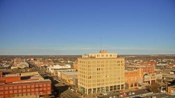 Weather camera view of First National Bank-Hutchinson.