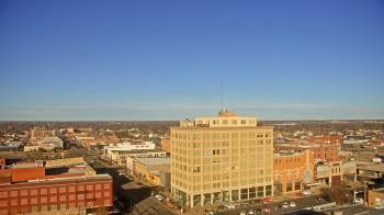Weather camera view of First National Bank-Hutchinson.