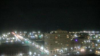 Weather camera view of First National Bank-Hutchinson.
