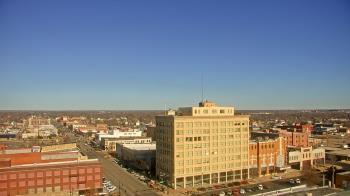 Weather camera view of First National Bank-Hutchinson.