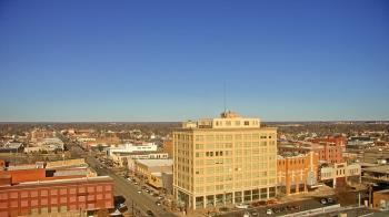 Weather camera view of First National Bank-Hutchinson.