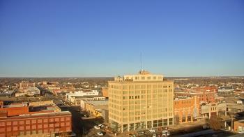 Weather camera view of First National Bank-Hutchinson.