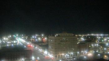 Weather camera view of First National Bank-Hutchinson.