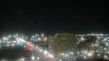 Weather camera view of First National Bank-Hutchinson.