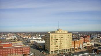 Weather camera view of First National Bank-Hutchinson.