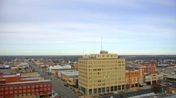 Weather camera view of First National Bank-Hutchinson.
