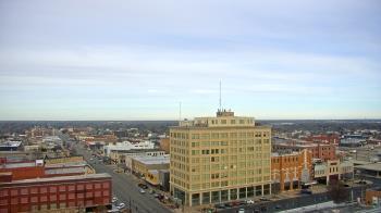 Weather camera view of First National Bank-Hutchinson.