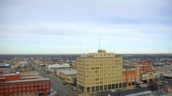 Weather camera view of First National Bank-Hutchinson.