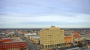 Weather camera view of First National Bank-Hutchinson.