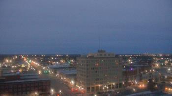 Weather camera view of First National Bank-Hutchinson.