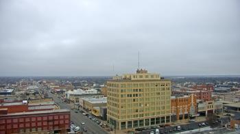 Weather camera view of First National Bank-Hutchinson.