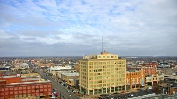 Weather camera view of First National Bank-Hutchinson.