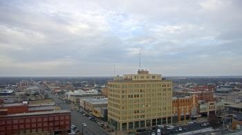 Weather camera view of First National Bank-Hutchinson.