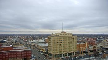 Weather camera view of First National Bank-Hutchinson.