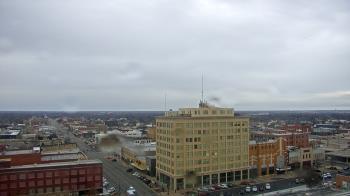 Weather camera view of First National Bank-Hutchinson.