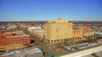 Weather camera view of First National Bank-Hutchinson.