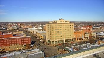 Weather camera view of First National Bank-Hutchinson.