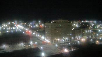 Weather camera view of First National Bank-Hutchinson.