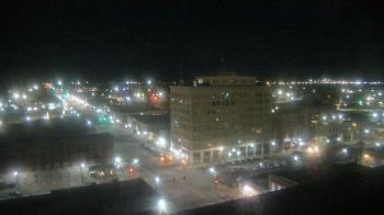 Weather camera view of First National Bank-Hutchinson.