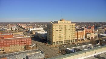 Weather camera view of First National Bank-Hutchinson.