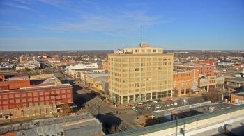 Weather camera view of First National Bank-Hutchinson.