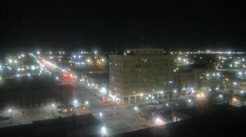 Weather camera view of First National Bank-Hutchinson.