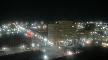 Weather camera view of First National Bank-Hutchinson.