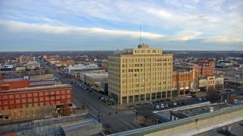 Weather camera view of First National Bank-Hutchinson.