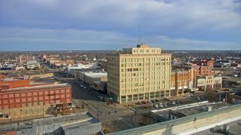 Weather camera view of First National Bank-Hutchinson.