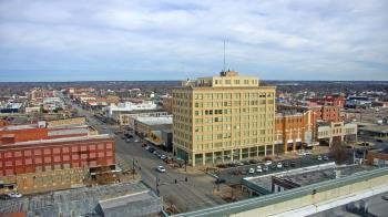 Weather camera view of First National Bank-Hutchinson.