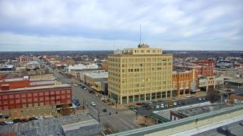 Weather camera view of First National Bank-Hutchinson.