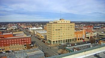 Weather camera view of First National Bank-Hutchinson.
