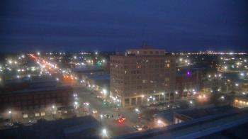 Weather camera view of First National Bank-Hutchinson.